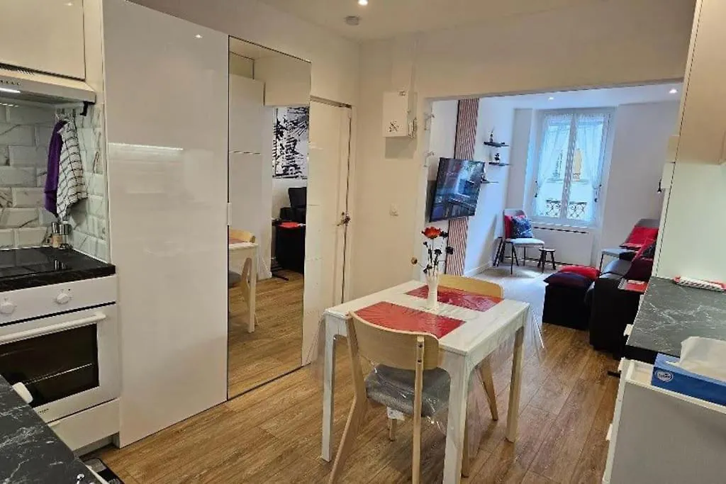 Doorman - Modern & Chic Studio In 17th Paris