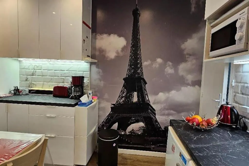 Doorman - Modern & Chic Studio In 17th Paris